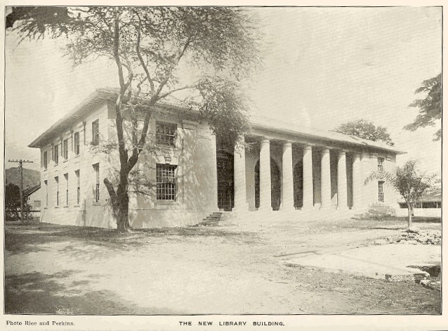 Historical photo of Hawaii State Library building in black and white