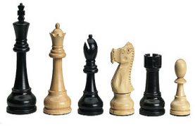 white and black chess pieces