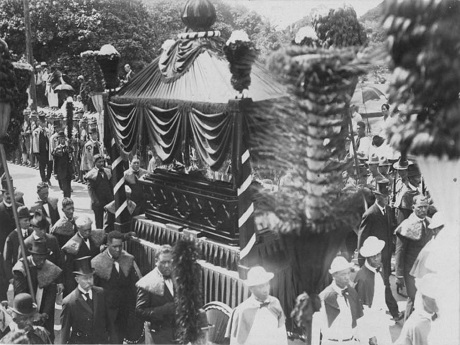 Photograph showing Queen Liliuokalani's Catafalque