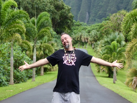 Photo of Mr. Kneel in Hawai'i