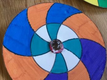 3d spinner with blue and orange colors