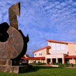 Nene statue in front of college campus
