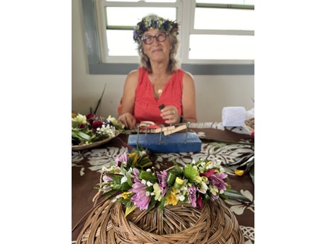 lady making hakus