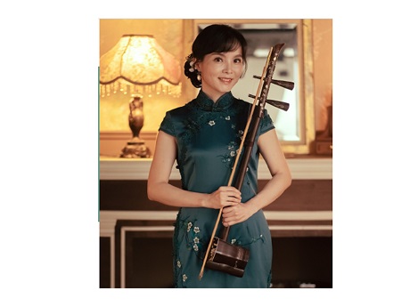 portait of Dr. Sun Hui with erhu
