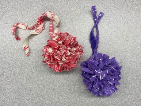 Hawaiian print fabric pompoms
