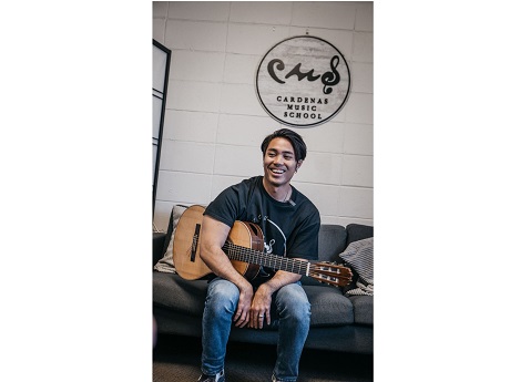Aaron Cardenas Classical Guitarist