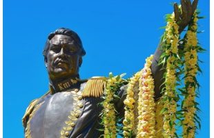 King Kamehameha III statue with floral lei