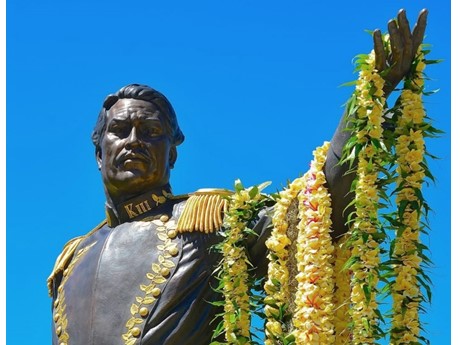 King Kamehameha III statue with floral lei