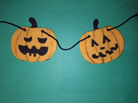 Felt Pumpkin Garland