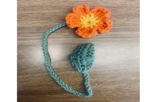 crochet flower and stem