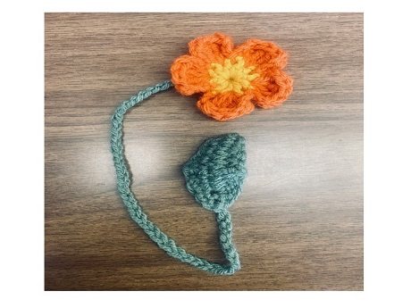 crochet flower and stem